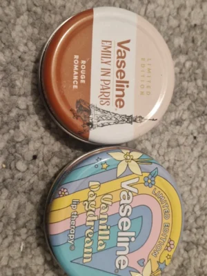 2× Vaseline Lip Balm Daydream Vanilla and Emily In Paris Limited Edition 20g